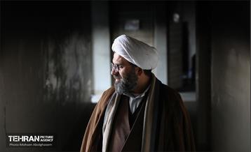 بازدید خبرنگاران رسانه‌های خارجی از تخریب اموال عمومی شهر 22