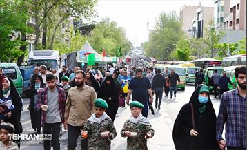 خدمت‌رسانی مواکب منطقه11 به نمازگزاران عید سعید فطر 27