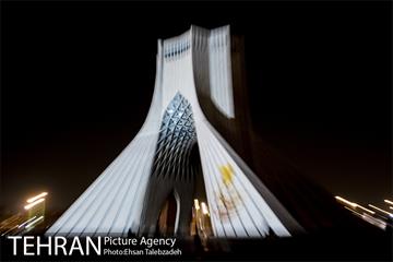 سیمرغ صلح بر برج آزادی 5