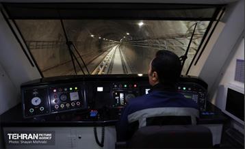 آیین تست گرم مسیر پایانی خط ۷ مترو تهران و بهره‌برداری از ورودی دوم ایستگاه آهنگ 15