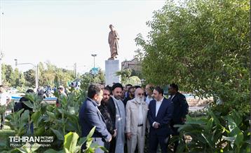 رونمایی از مجسمه «علامه امینی» 9