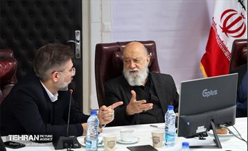 بازدید رئیس شورای شهر از مرکز حقوقی شهرداری تهران 21