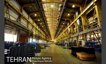 بازدید معاون اول رئیس جمهور به همراه شهردار تهران از کارخانه واگن‌سازی تهران 4