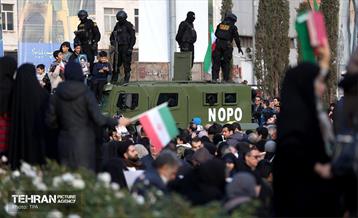 تجمع همبستگی ملی در تهران -2 13