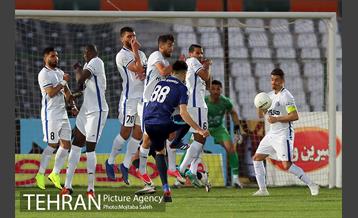 دیدار تیم های فوتبال پیکان و استقلال تهران 11