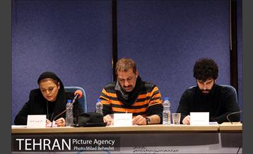 نمایشنامه خوانی سالی که دو بار پاییز شد 24