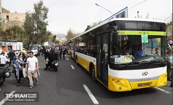 خدمت‌رسانی شهرداری تهران به نمازگزاران عید فطر در مصلی تهران 2