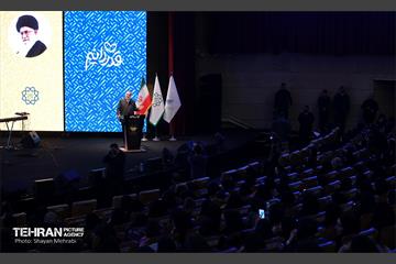 بزرگداشت مقام زن و مادر در برج میلاد 16