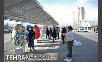 جشنواره تخم مرغ رنگی در میدان آزادی 11
