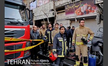 به پاس رشادت و ازخودگذشتگی آتش نشانی تهران 11