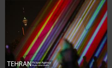 هزار توی زمان در برج آزادی 16