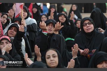 اقامه نماز بر پیکر آقای شهید ایران - 1 9