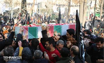 تشییع پیکر شهید گمنام در منطقه ۱۰