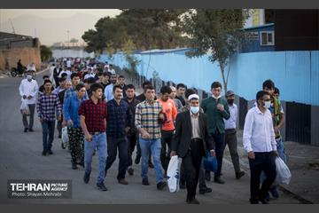 اقامه نماز عید فطر افغانستانی های اهل تسنن مقیم تهران 2