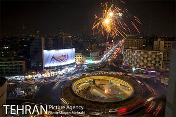 نورافشانی میدان ولیعصر(عج) به مناسبت روز مادر 6