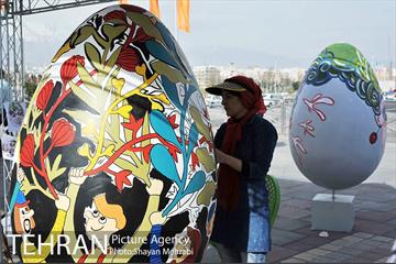 جشنواره تخم مرغ رنگی در میدان آزادی 3