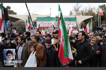 تشییع پیکر ۱۰۰ شهید مردمی و مدافع امنیت در تهران - 1 57
