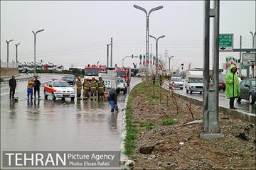 بازدید مدیران شهری از لایروبی و رسوب زدایی شبکه جمع آوری آبهای سطحی 6