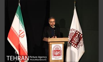 افتتاحیه مستند زمستان است 13