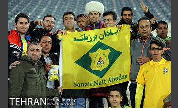 دیدار تیم‌های فوتبال پرسپولیس - صنعت نفت آبادان 14