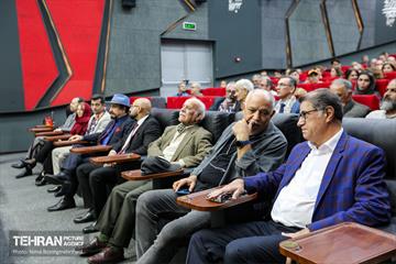 افتتاح دومین نمایشگاه «بی‌انتهاتر از عشق»
