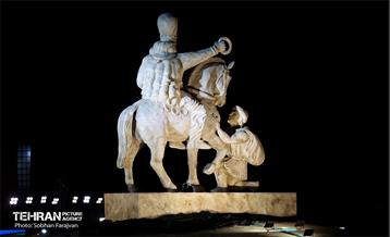 رویداد «شب ایران» در میدان انقلاب اسلامی 22