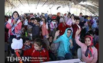 اجرای زنده برنامه محله گل و بلبل در میدان هرندی 8