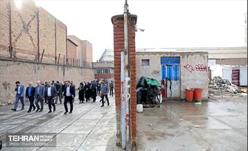 تخلیه و پلمب مرکز غیرمجاز پسماند در منطقه 17 18