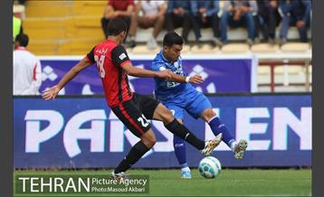 دیدار سیاه جامگان و استقلال تهران در لیگ برتر فوتبال 12