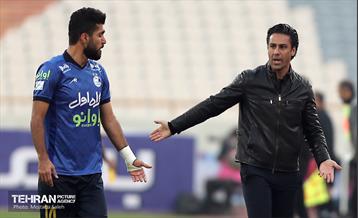 دیدار تیم‌های فوتبال استقلال و سپاهان 38