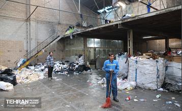 تخلیه و پلمب مرکز غیرمجاز پسماند در منطقه 17 38