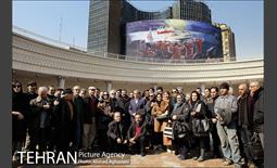 بازدید هنرمندان از بروژه بلازای ولیعصر 29