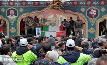 تشییع پیکر ۱۰۰ شهید مردمی و مدافع امنیت در تهران - 1 28