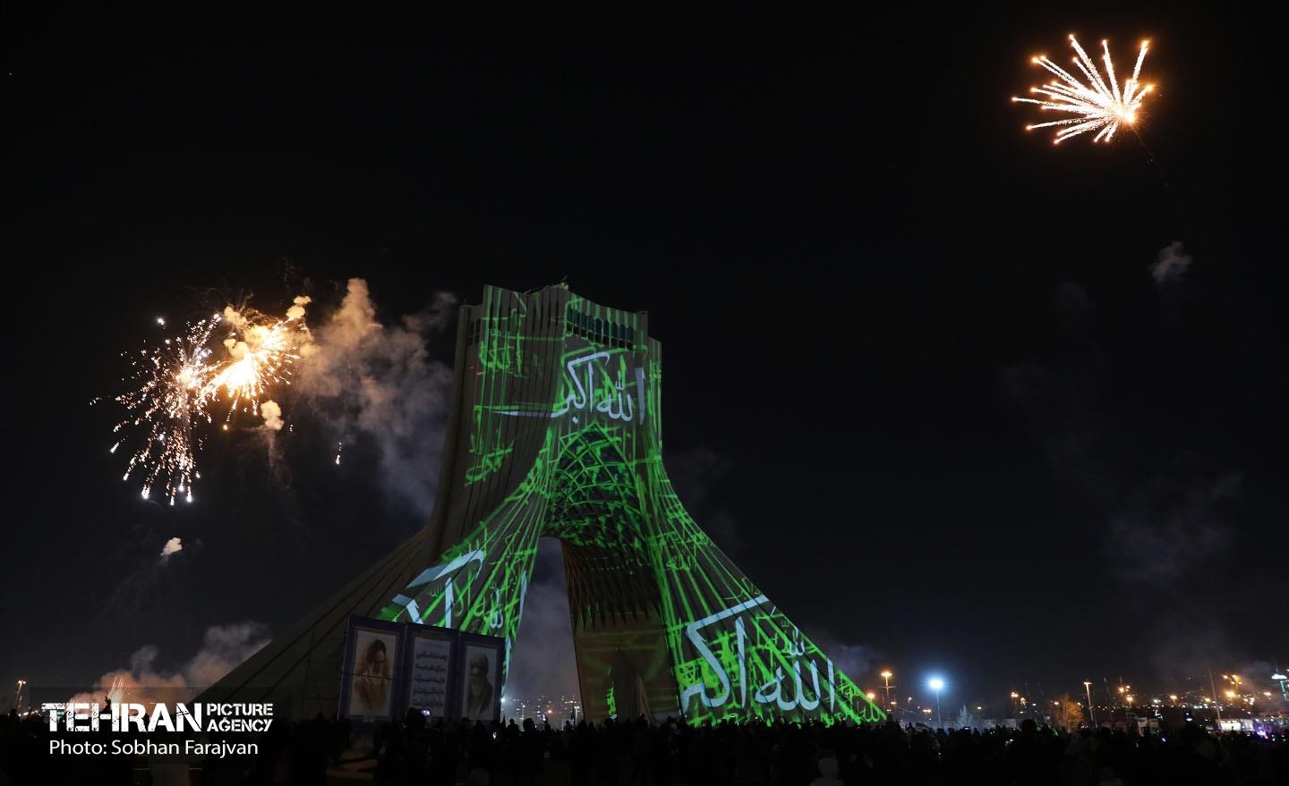 نورافشانی جشن پیروزی انقلاب اسلامی در میدان آزادی 15