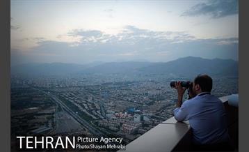 استهلال هلال ماه شوال از فراز برج میلاد تهران 36