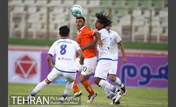 دیدار سایپا و گسترش فولاد در لیگ برتر فوتبال 10