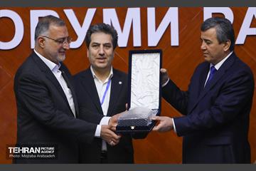 تقدیر از قائم‌مقام شهرداری غازی آنتپ، رییس دوره پنجم مجمع شهرداران آسیایی، در پایان ریاست دوره‌ای این شهر