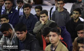 نشست صمیمانه شهردار تهران با دانش آموزان بسیجی سراسر کشور 30