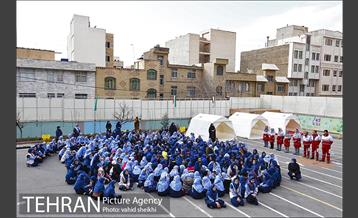 مانور سراسری زلزله در مدرسه دخترانه شهید باکری 17
