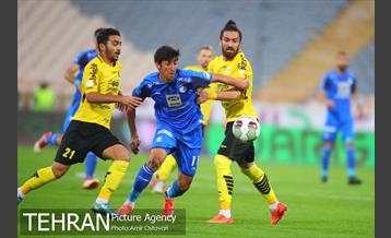 دیدار تیم های استقلال تهران و سپاهان اصفهان 8