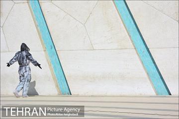 اجرای پرفورمنس "هفت شهر عشق" در میدان آزادی 2