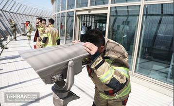 مسابقه پله‌نوردی آتش‌نشانان 11