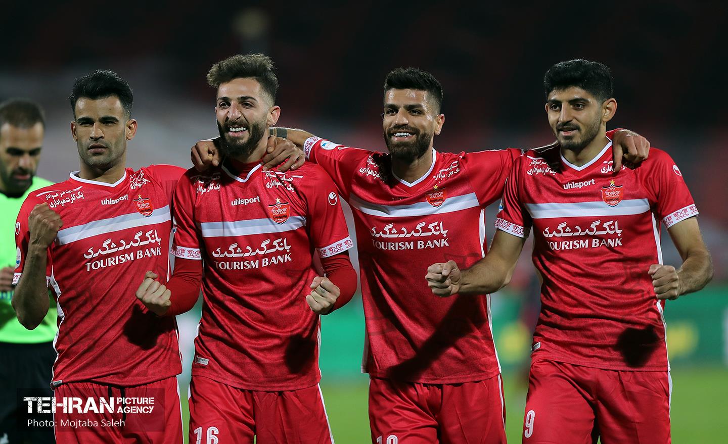 دیدار تیم های فوتبال پرسپولیس و نساجی مازندران 18