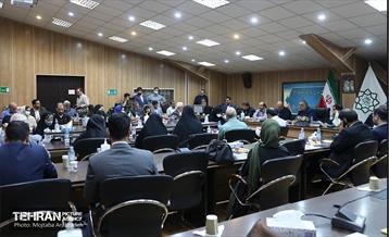 دیدار شهردار تهران با نخبگان منطقه 13