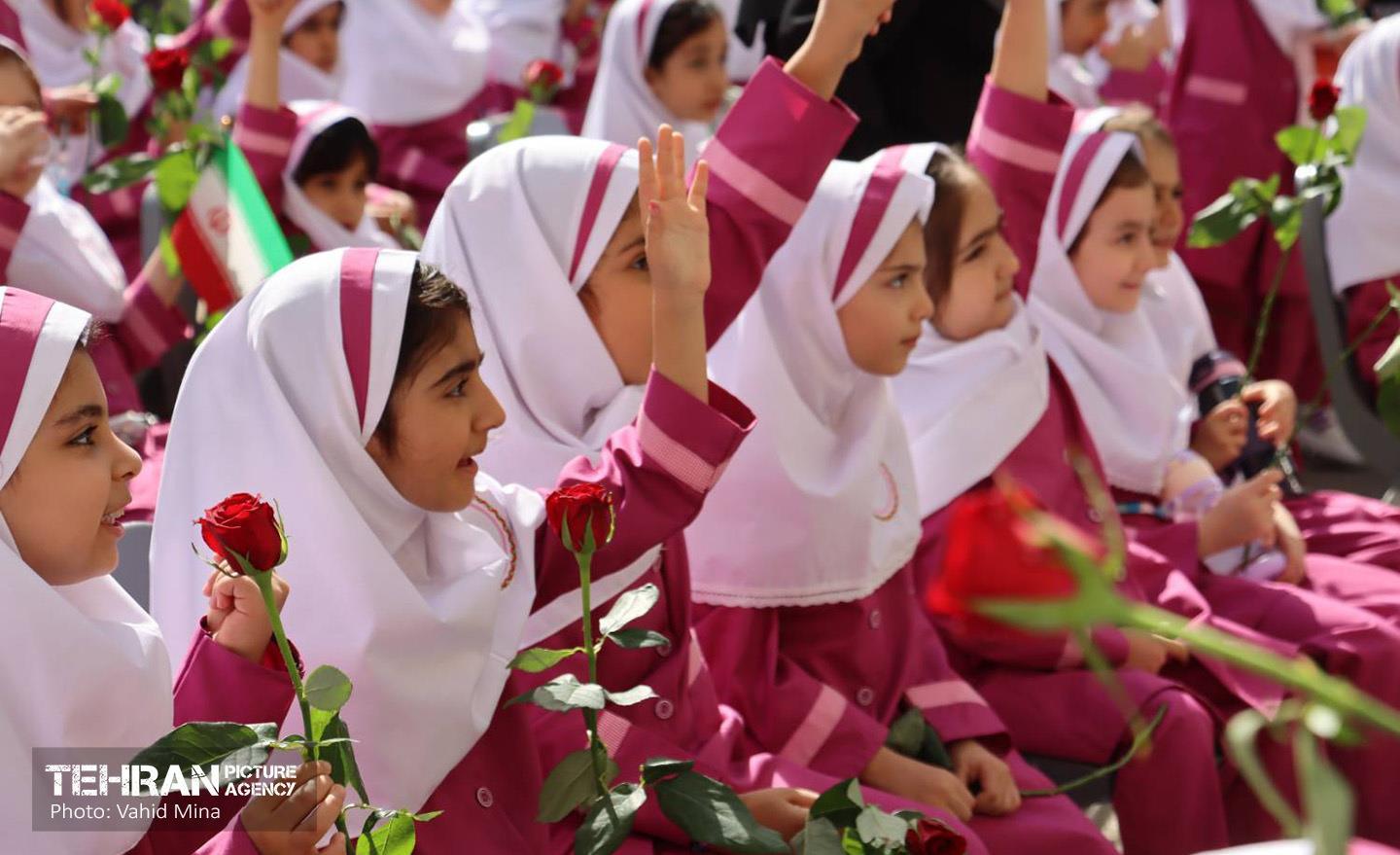 جشن شکوفه‌ها در منطقه ۱1 33