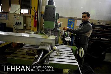 بازدید معاون اول رئیس جمهور به همراه شهردار تهران از کارخانه واگن‌سازی تهران 9