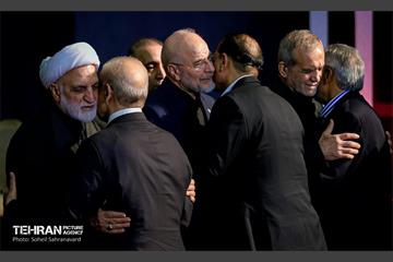 مراسم ادای احترام مقامات و هیئت‌های رسمی کشورهای مختلف به پیکر آقای شهید ایران 26