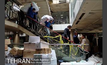 تخلیه اجناس مغازه های باقی مانده ساختمان پلاسکو -2 11