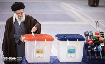 حضور رهبر معظم انقلاب در انتخابات ۱۴۰۲ 8