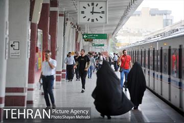 سرویس رسانی مجدد مترو خط 5 در روزهای جمعه 60